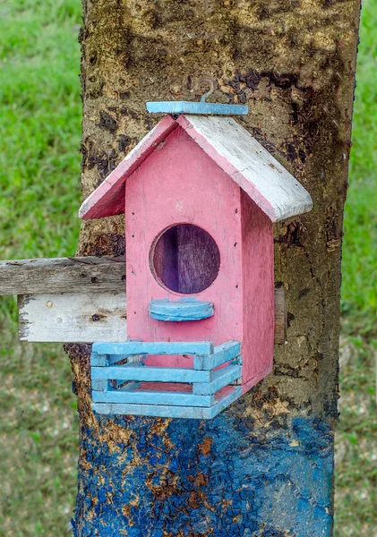 Houten van birdhouse — Stockfoto