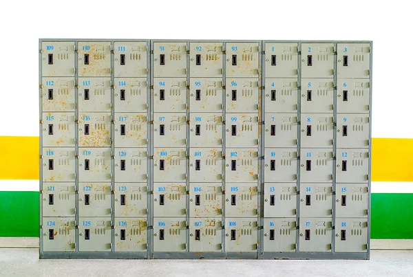 Ржавые старые шкафчики — стоковое фото