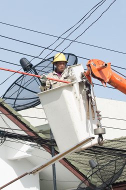 MInburi, Tayland Kasım 9:electrician yüksek güçlü YYK yükleme
