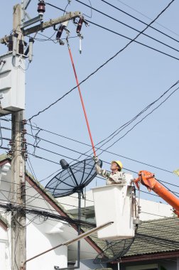 MInburi, Tayland Kasım 9:electrician yüksek güçlü YYK yükleme