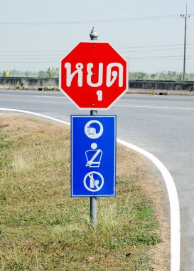 işareti koymak kask ve emniyet kemeri ve içki alkol