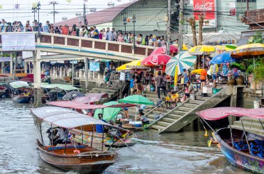 ampawa samutsongkram, Tayland - 19 Nisan 2014: en ünlü floa