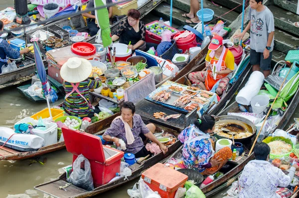 Ampawa samutsongkram, thailand - den 19 april, 2014: mest berömda floa — Stockfoto