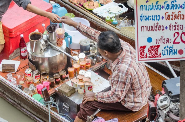 AMPAWA SAMUTSONGKRAM, THAIL AND - 19 de abril de 2014: Flo más famoso —  Fotos de Stock