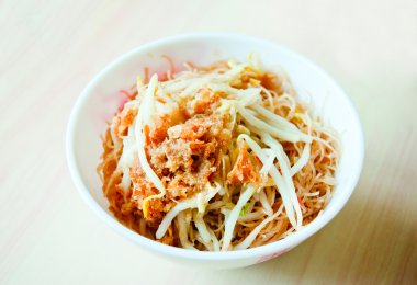 Asya kızarmış şehriye