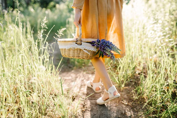 Summer Vibes Feeling Summer Unrecognizable Little Girl Wearing Linen Mustard — Photo