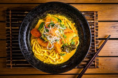 Curry Udon Noodle with salad