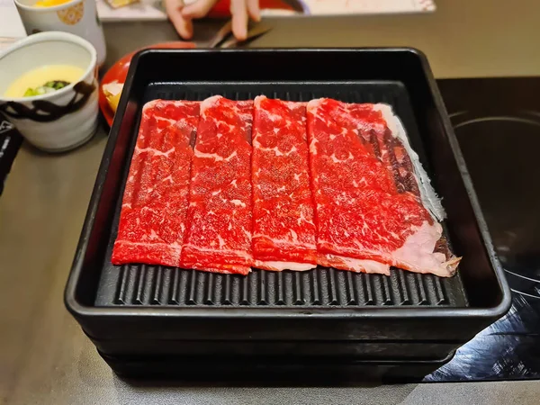 Vékony Szeletelt Prémium Wakyu Marhahús Tálcák Japán Étteremben — Stock Fotó