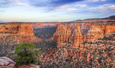 Colorado Ulusal Anıt doğal peyzaj alacakaranlıkta