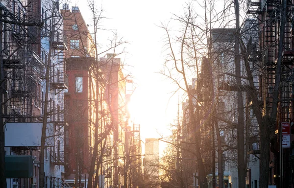 Światło Zachodu Słońca Świeci Zabytkowymi Budynkami West Village Manhattanie Nowy — Zdjęcie stockowe
