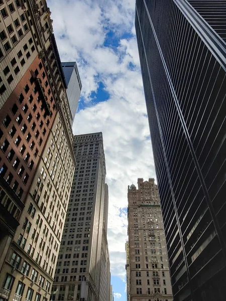 Looking Tall Buildings Broadway Downtown Manhattan New York City Nyc — Stock Photo, Image