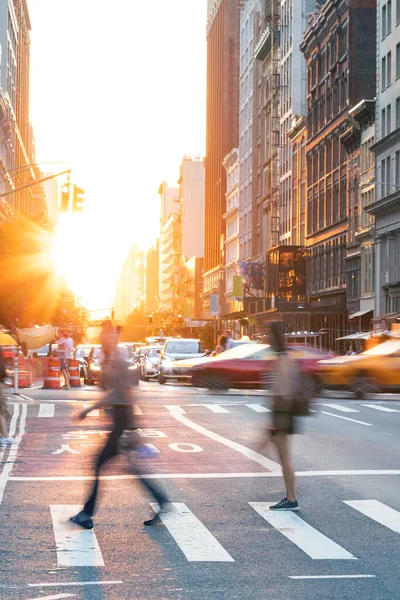 People Motion Walking Busy Intersection 5Th Avenue Midtown Manhattan New — Stock Photo, Image