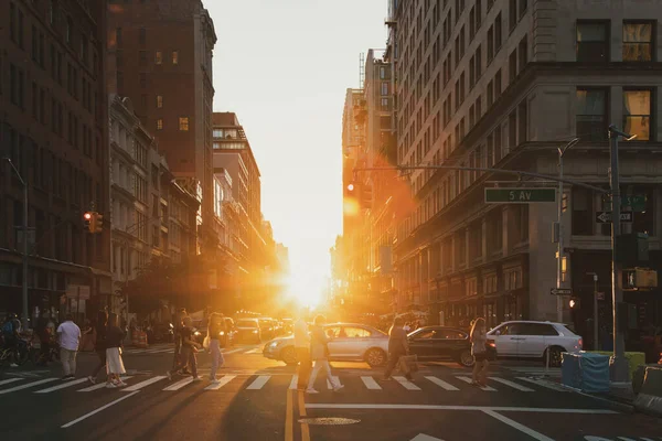 Crowds People Cars Busy Intersection 23Rd Street 5Th Avenue New — Foto de Stock