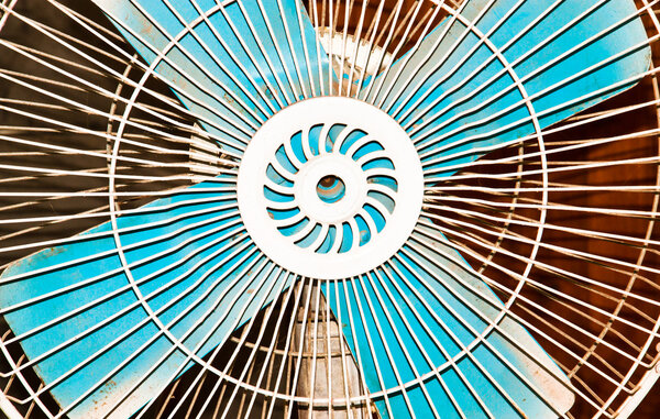 Electric fan.