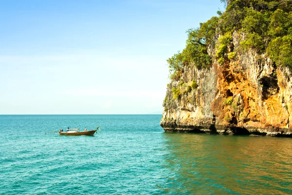 Bateaux de pêche en mer . — Photo