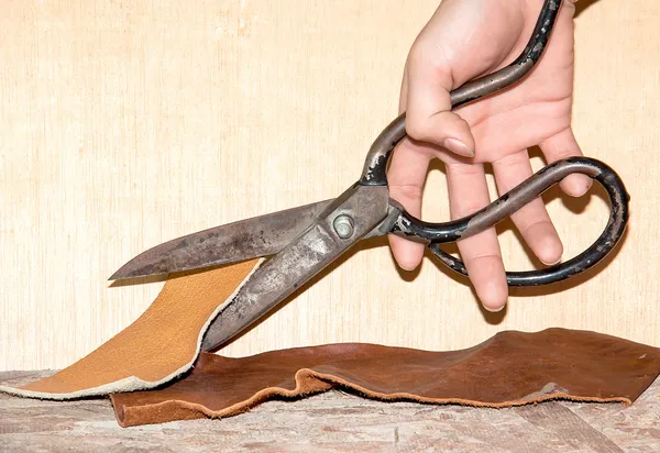 Scissors and Leather — Stock Photo, Image