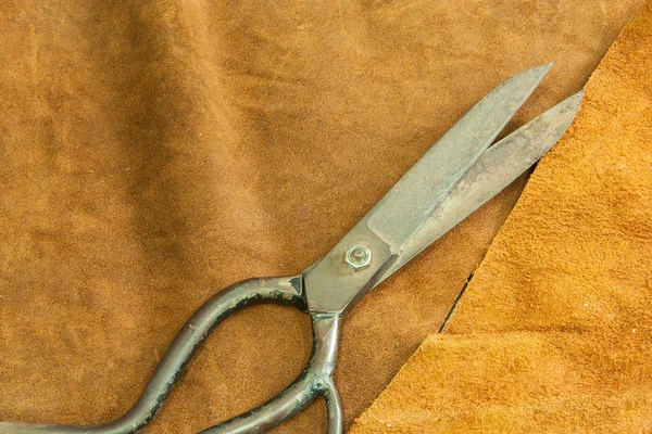 Scissors for cutting leather — Stock Photo, Image