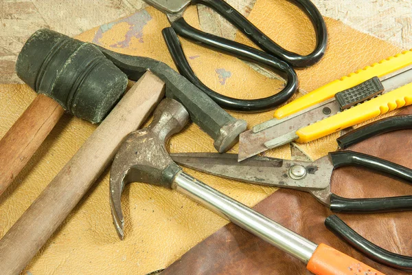 Leather and scissors — Stock Photo, Image