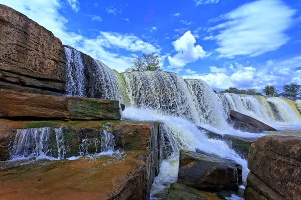 Waterfall and blue sky — Stock Photo, Image