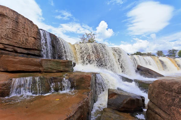 Waterfall and blue sky — Stock Photo, Image