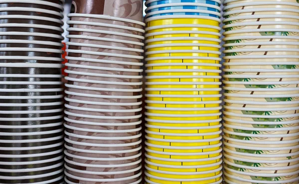 Pila de tazas de papel de café — Foto de Stock
