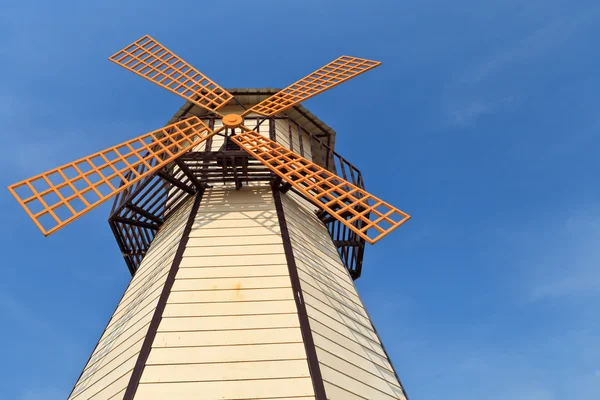 Turbina eolica e cielo — Foto Stock