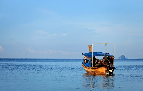 Barco nativo estilo tailandés —  Fotos de Stock