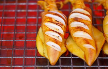 buz içki whith kırmızı kiraz