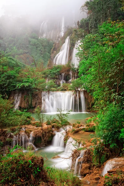 Thi lo su, de grootste waterval in thialand — Stockfoto