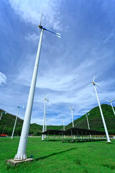 Tubines větrné farmy — Stock fotografie