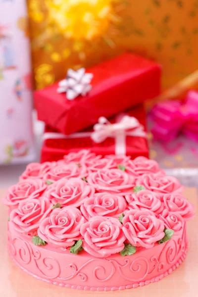 Torta e confezioni regalo — Foto Stock