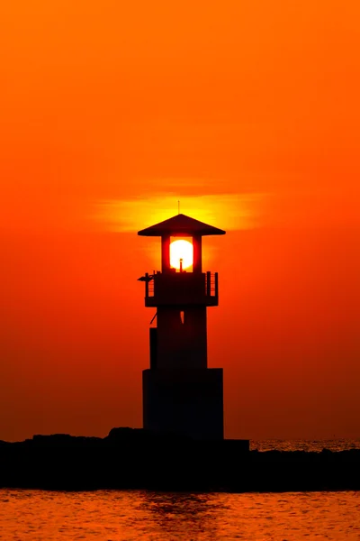 Coucher de soleil behide phare — Photo