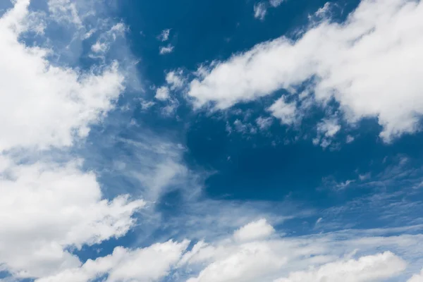 Scena Bianco Morbido Nel Colore Blu Brillante Nella Giornata Sole — Foto Stock