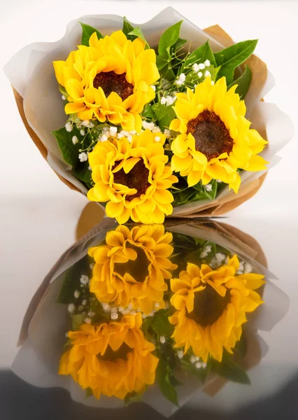 Luxury Elegance Beautiful Bouquet Made Fresh Bright Yellow Sunflowers Green — Stock Photo, Image