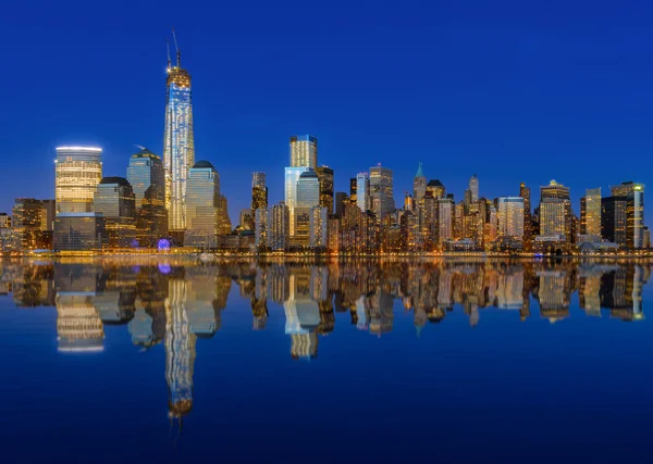 Lower Manhattan skyline — Stock Photo, Image