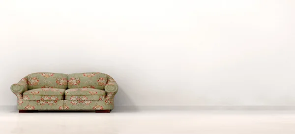 Sofá velho no quarto branco vazio — Fotografia de Stock