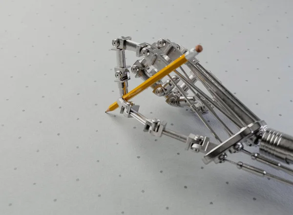 Mechanical Robotic Metal Hand Drawing Writing Pencil Blank White Paper — Stockfoto