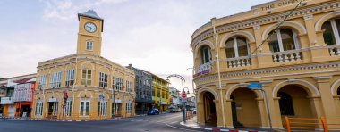 Phuket, Tayland 'daki Phuket Eski Şehir Bölgesi' nde Sino Portekiz Binası mimarisi olan eski bir şehir..