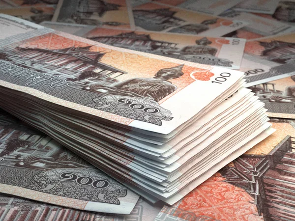 Kamboçya 'nın parası. Riels faturaları. KHR banknotları. 100 Khmer. İş, finans, haber geçmişi. 3d illüstrasyon.