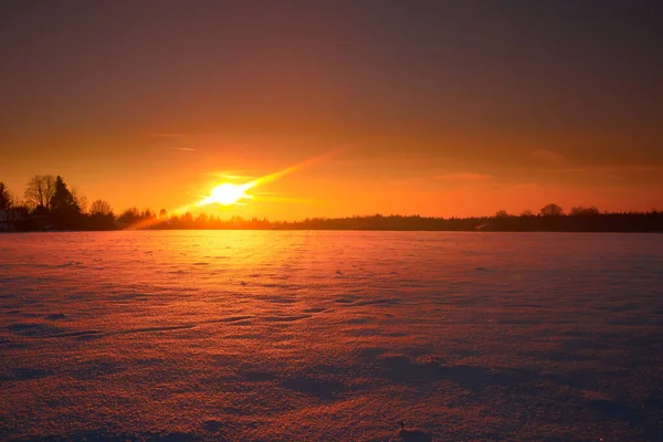 Een Prachtig Winterlandschap Met Rijzende Zon Noord Europa Snowy Landschap — Stockfoto