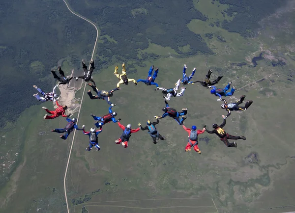 Skydivers no céu — Fotografia de Stock