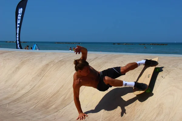 Skate Boarding Disciplinas Performances Neste Quadro Com Rodas Estão Aqui — Fotografia de Stock