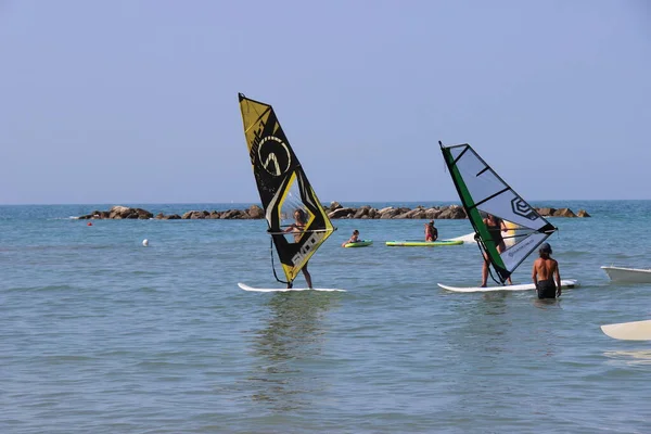 Water Sports Summer Many Sports Sea Everyone Throws Themselves Water — Stock Photo, Image