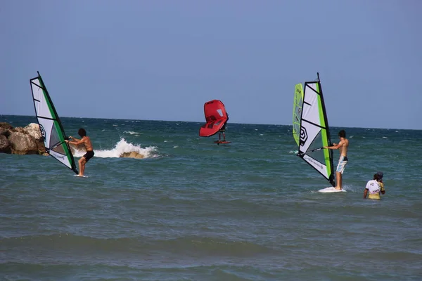 Water Sports Summer Many Sports Sea Everyone Throws Themselves Water — Stock Photo, Image