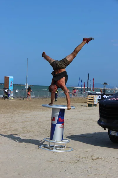 Training Beach Athlete Gives His Best His Performances — Stock Photo, Image