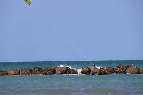 Vodní Sporty Létě Mnoho Sportů Moři Každý Vrhá Vody Kitesurf — Stock fotografie