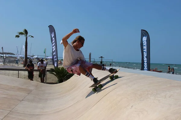 Tekerlekli kaykay, disiplin ve performanslar burada. 