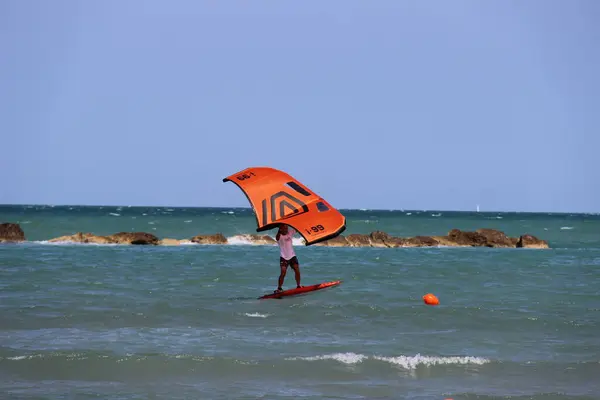 Wing Surfer Summer Many Sports Sea Everyone Throws Themselves Water — Stock Photo, Image