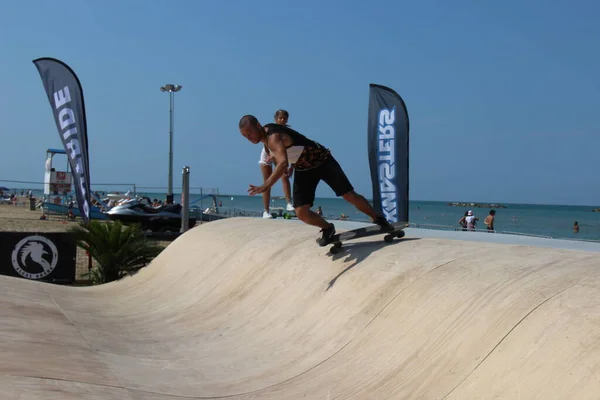 Skate Boarding Disciplinas Performances Neste Quadro Com Rodas Estão Aqui — Fotografia de Stock