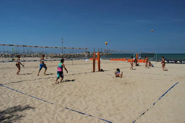 Beach Volejbal Letní Hra Par Excellence Alespoň Itálii Protože Hraje — Stock fotografie